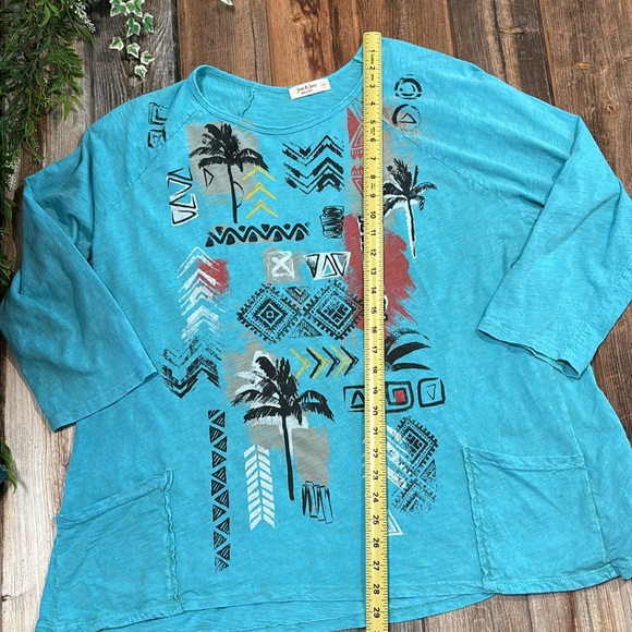 Turquoise Graphic Jess & Jane 1X Women's Top - Picture 3 of 5